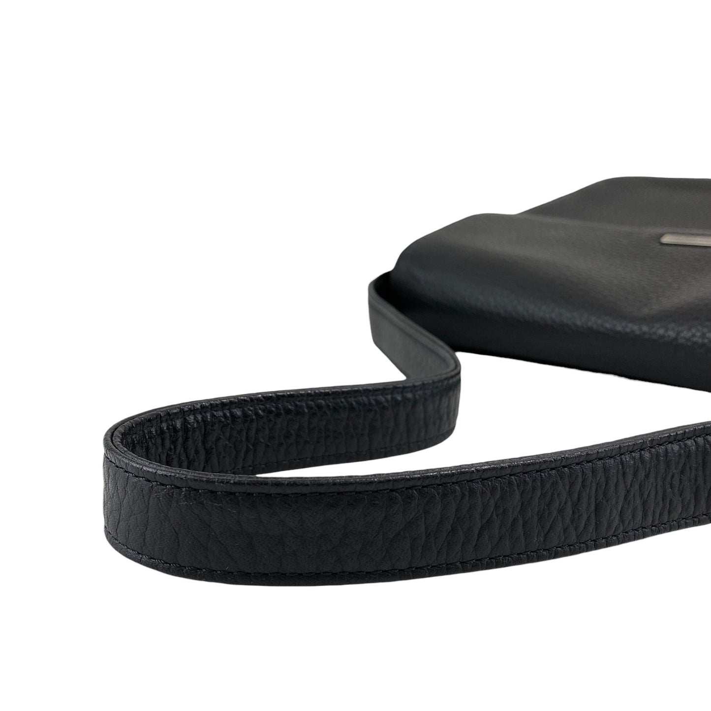 Yves Saint Laurent Logo Shoulder bag Black Vintage vgm3f4