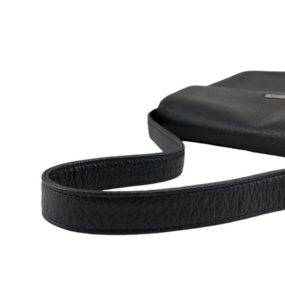 Yves Saint Laurent Logo Shoulder bag Black Vintage vgm3f4