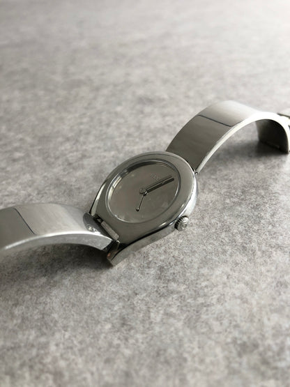 GUCCI Logo Quartz Watch Silver 6700L Vintage 28ufd2