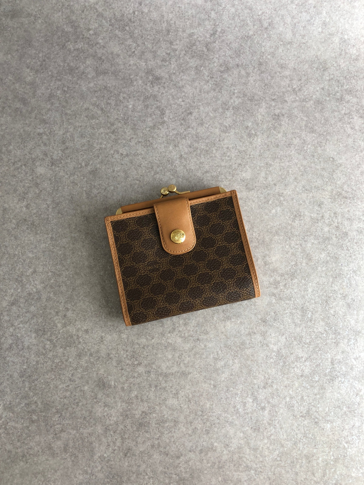 CELINE Macadam Blason Metal Clasp Folded Wallet Brown Vintage npchhu