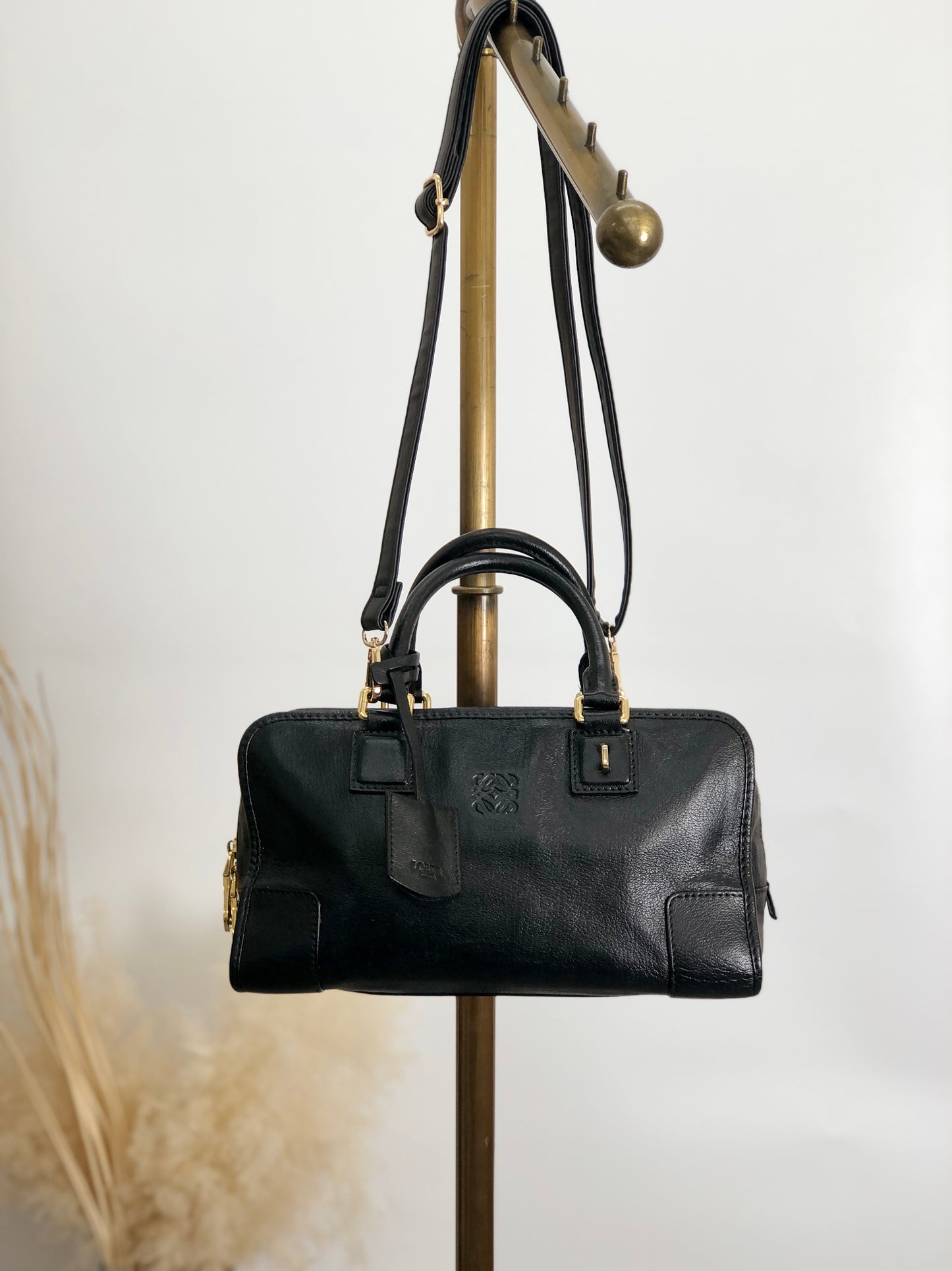 LOEWE Amazona28 Anagram Two-way Boston bag Shoulder bag Black Vintage v3dz54