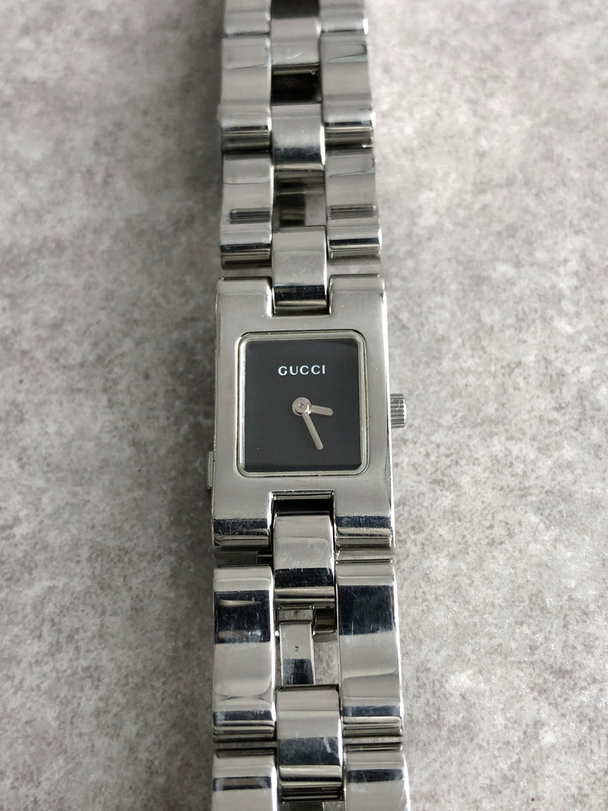 GUCCI Logo Quartz Watch Silver 2305L Vintage njz8b5