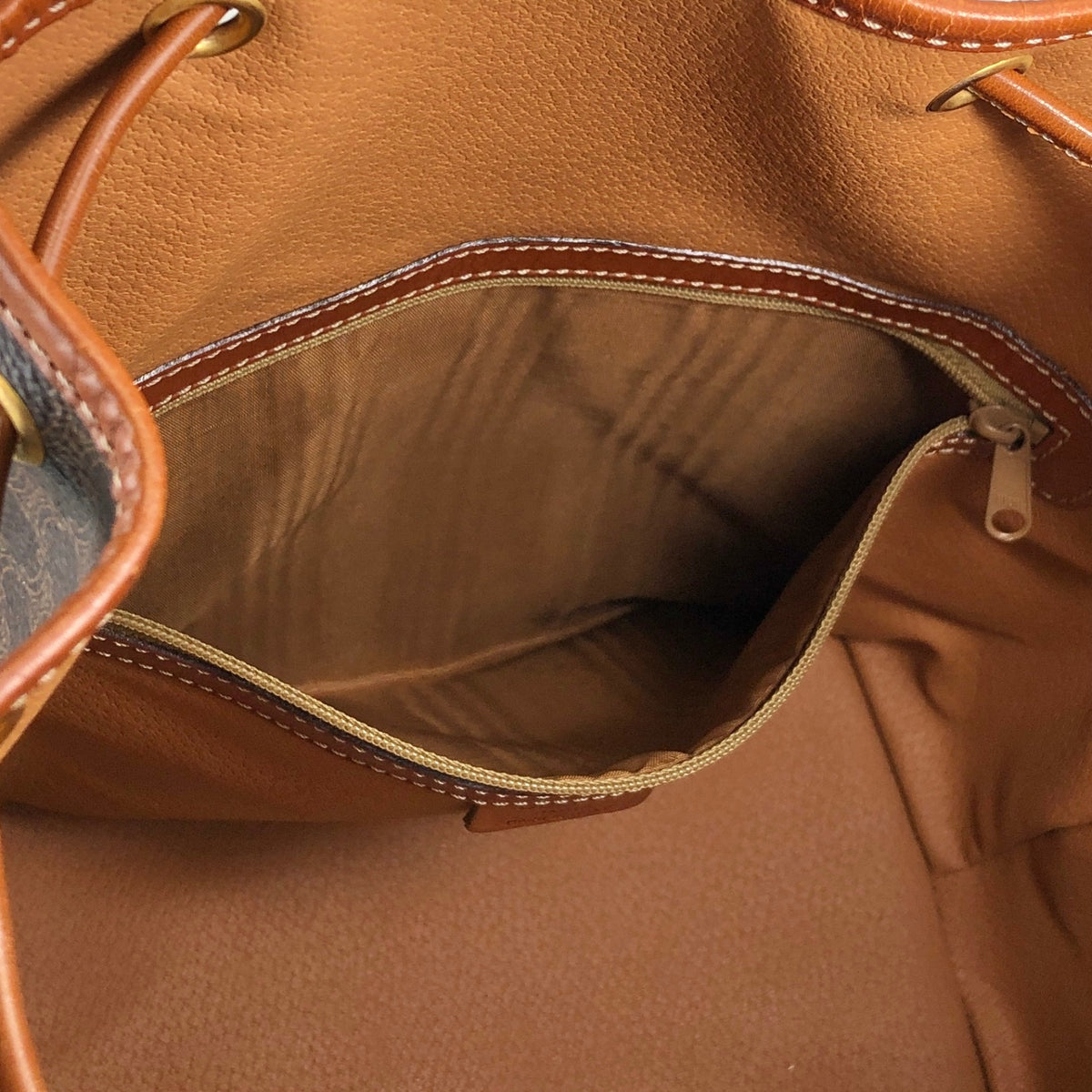 CELINE Macadam Blason Front Pocket Drawstring Shoulder bag Brown Vintage yt4p8e
