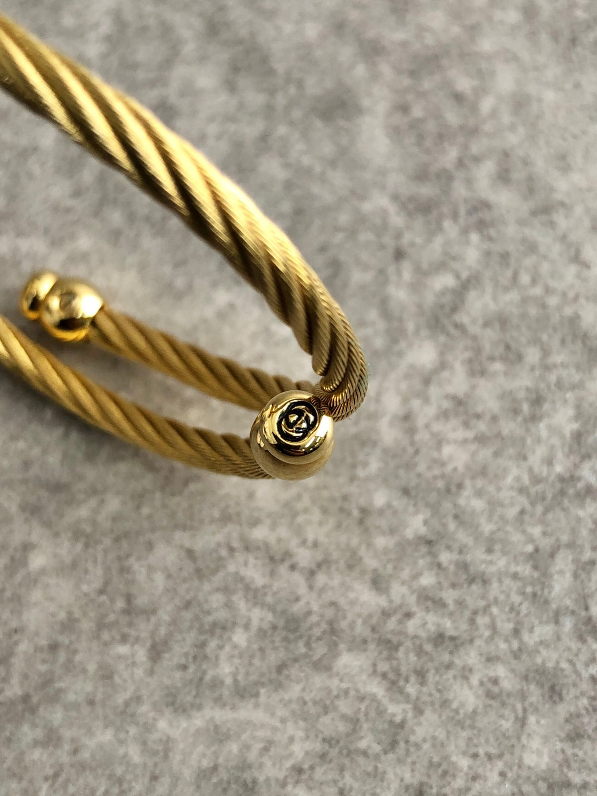 GUCCI Logo Bangle Quartz Watch Gold Vintage de3i84