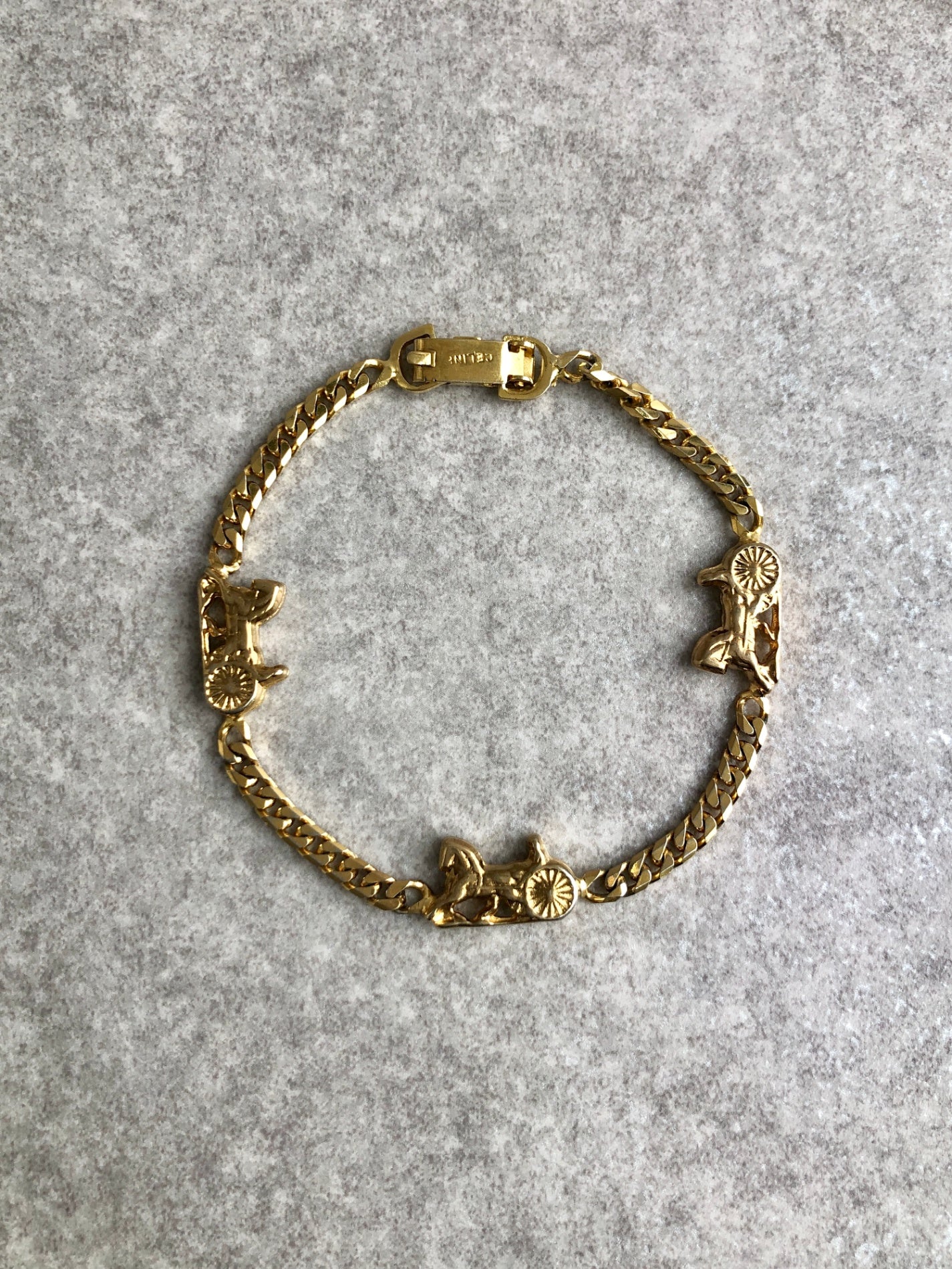 CELINE Horse Carriage Bracelet Gold Vintage pk7i2d