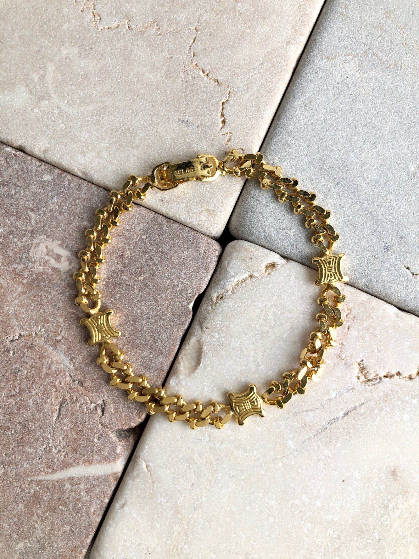 CELINE Blason Bracelet Gold Vintage 7nsywr
