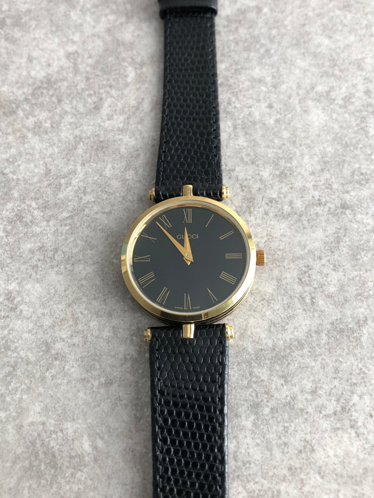 GUCCI Logo Quartz Watch Black Vintage b2b3v5