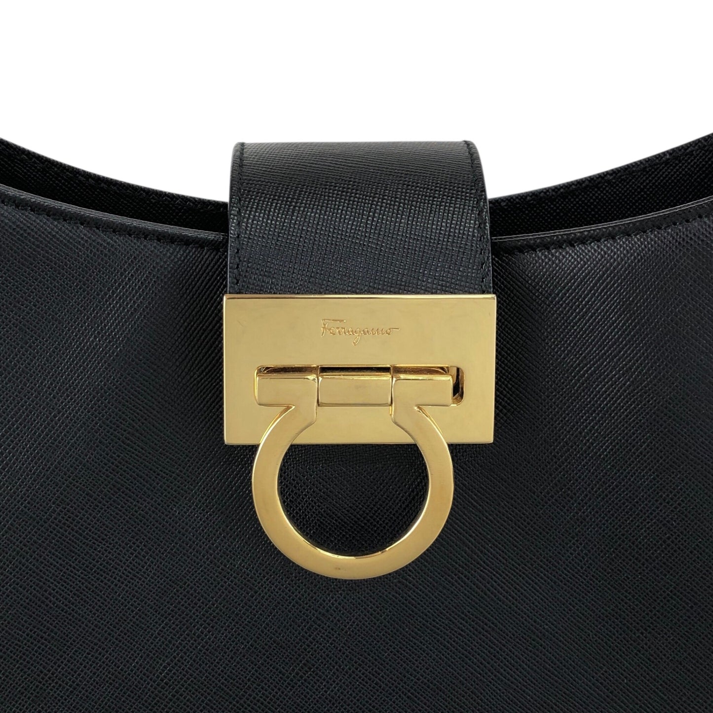Salvatore Ferragamo Gancini Shoulder bag Black Vintage kz7n2r