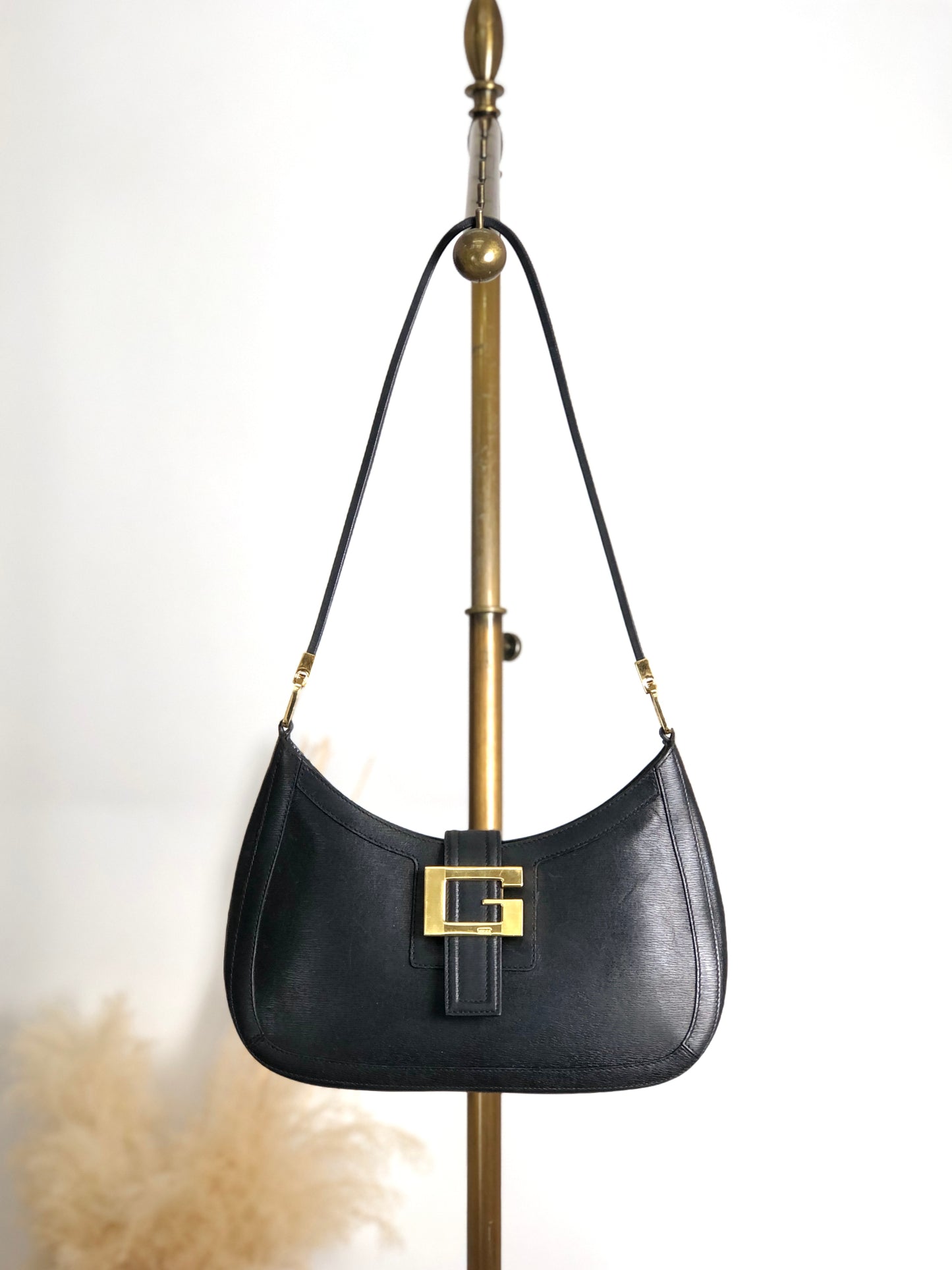 GUCCI G Motif Shoulder bag Black Vintage 3z62yh
