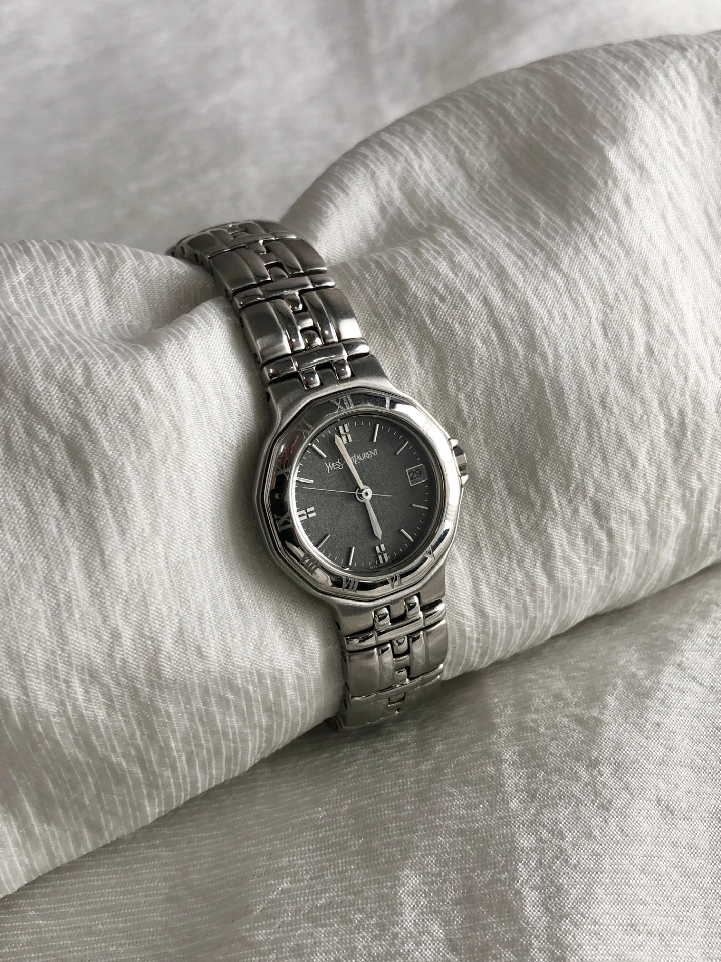 Yves Saint Laurent Logo Quartz Watch Silver×Black 9616-H18636 Vintage gzdk85