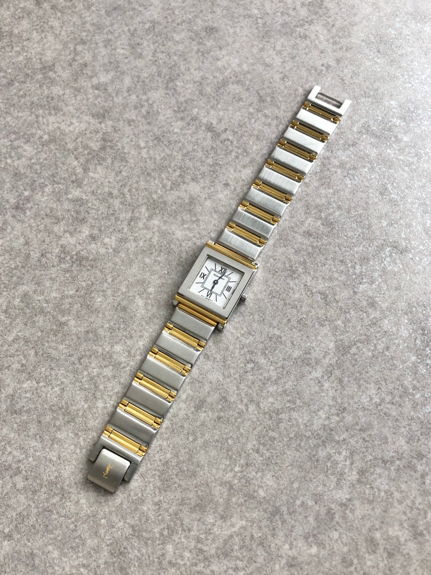 Yves Saint Laurent Quartz Watch Silver Vintage 4625-E68621 TA b22nty