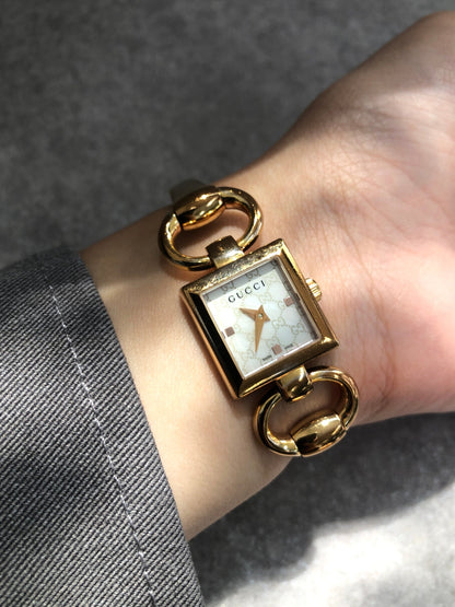 GUCCI Quartz Watch Gold Vintage gtrsvm