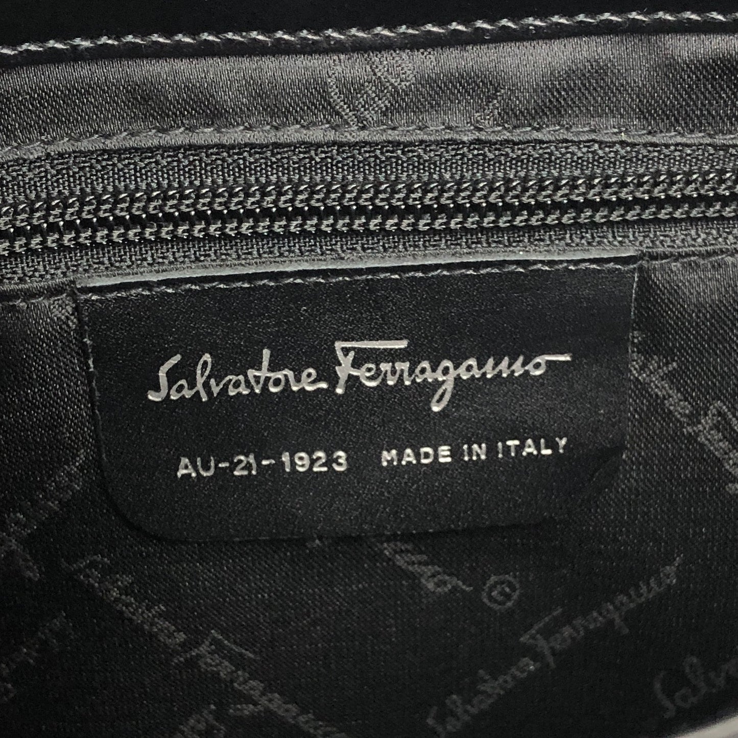 Salvatore Ferragamo Gancini Shoulder bag Black Vintage psuefg