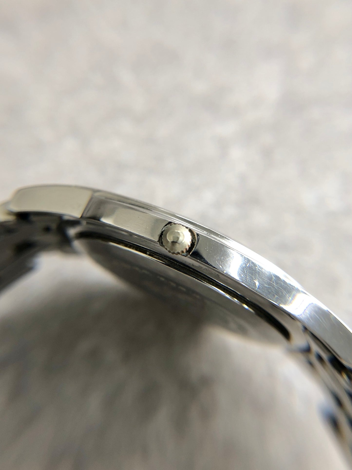 GUCCI Logo Quartz Watch Silver×Black 5500M Vintage cuwdx2