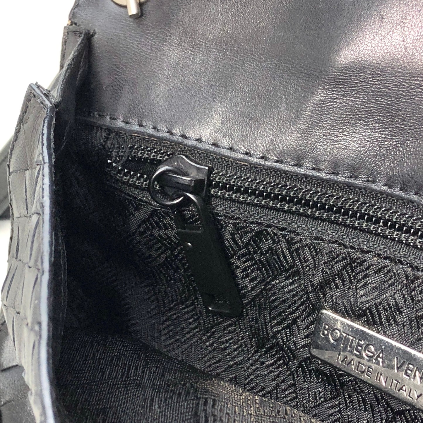 Bottega Veneta Intrecciato Turn Lock Shoulder bag Black Vintage jk5whm