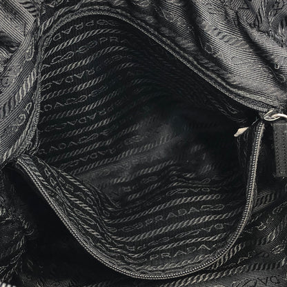 PRADA Triangle Logo Nylon Crossbody Shoulder bag Black Vintage is5rrn