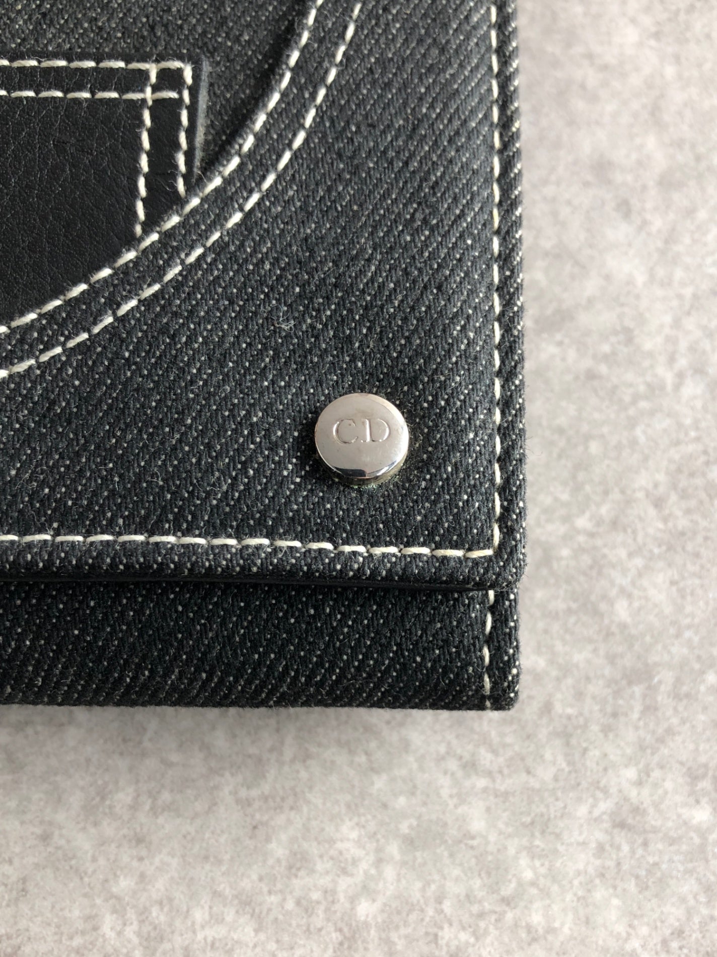 Christian Dior CD Logo Trifold Wallet Black Vintage 3wudpt