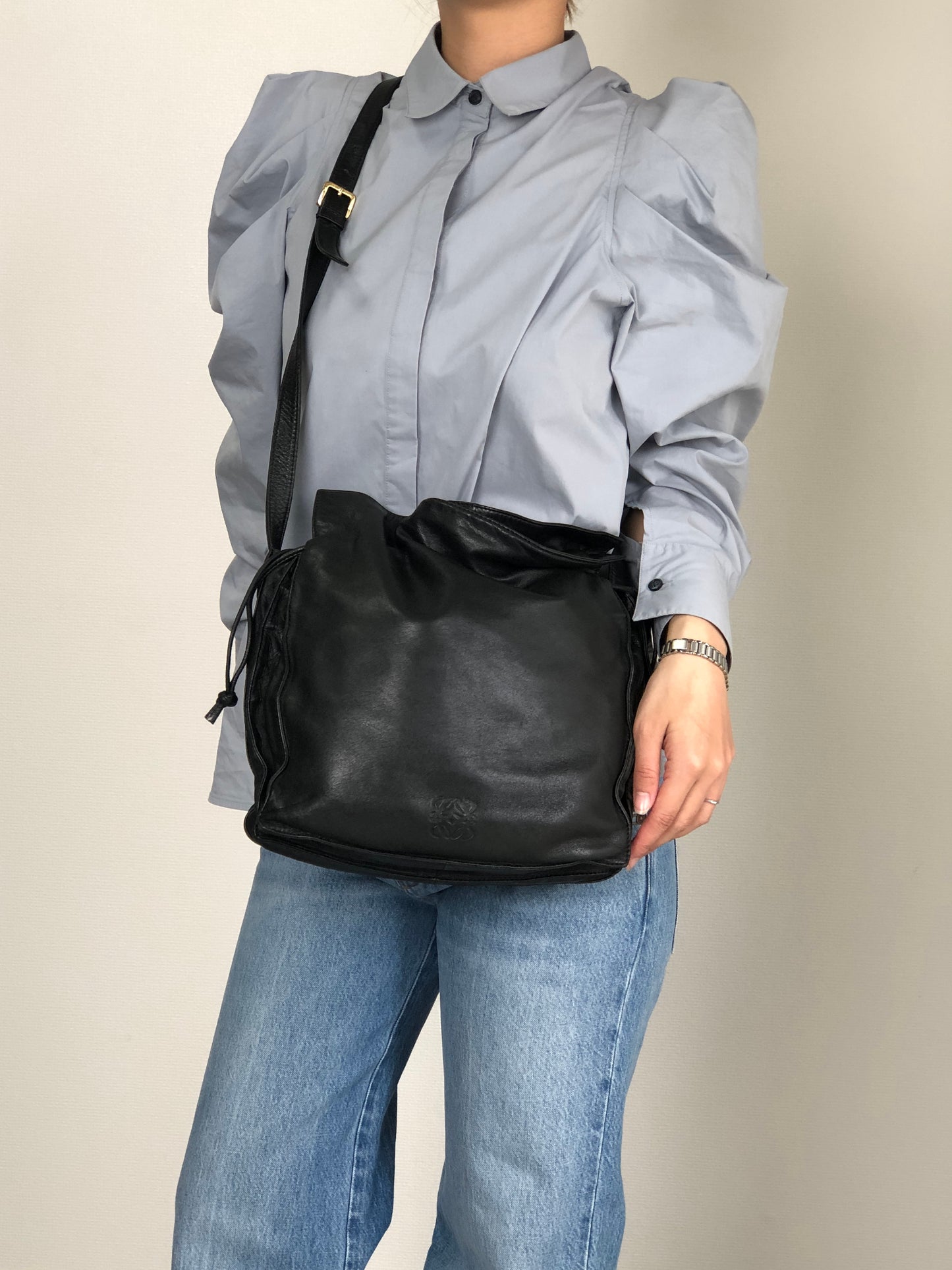 LOEWE Anagram Flamenco Drawstring Shoulder bag Black Vintage ak5uss