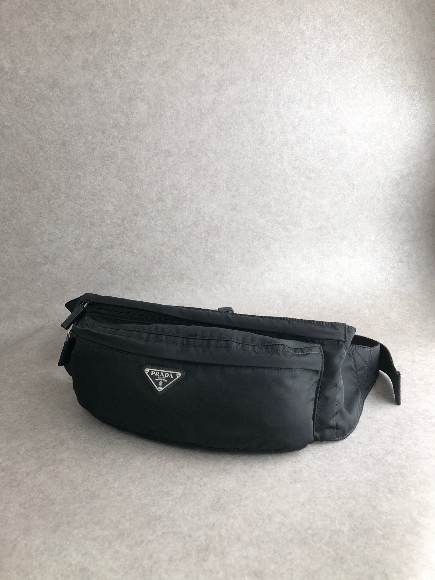 PRADA Tessuto Triangle Logo Sling bag Black Vintage 5xz3sa