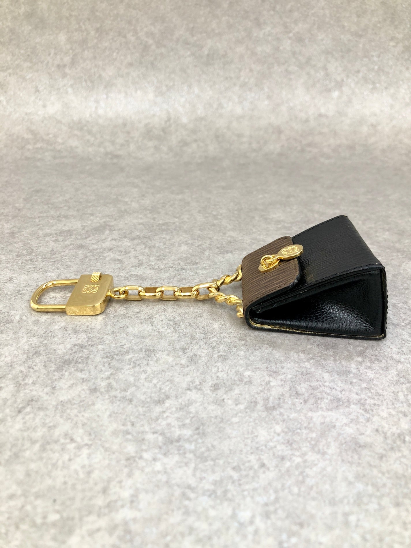 LOEWE Velazquez Anagram Charm Brown Vintage ycmeyb