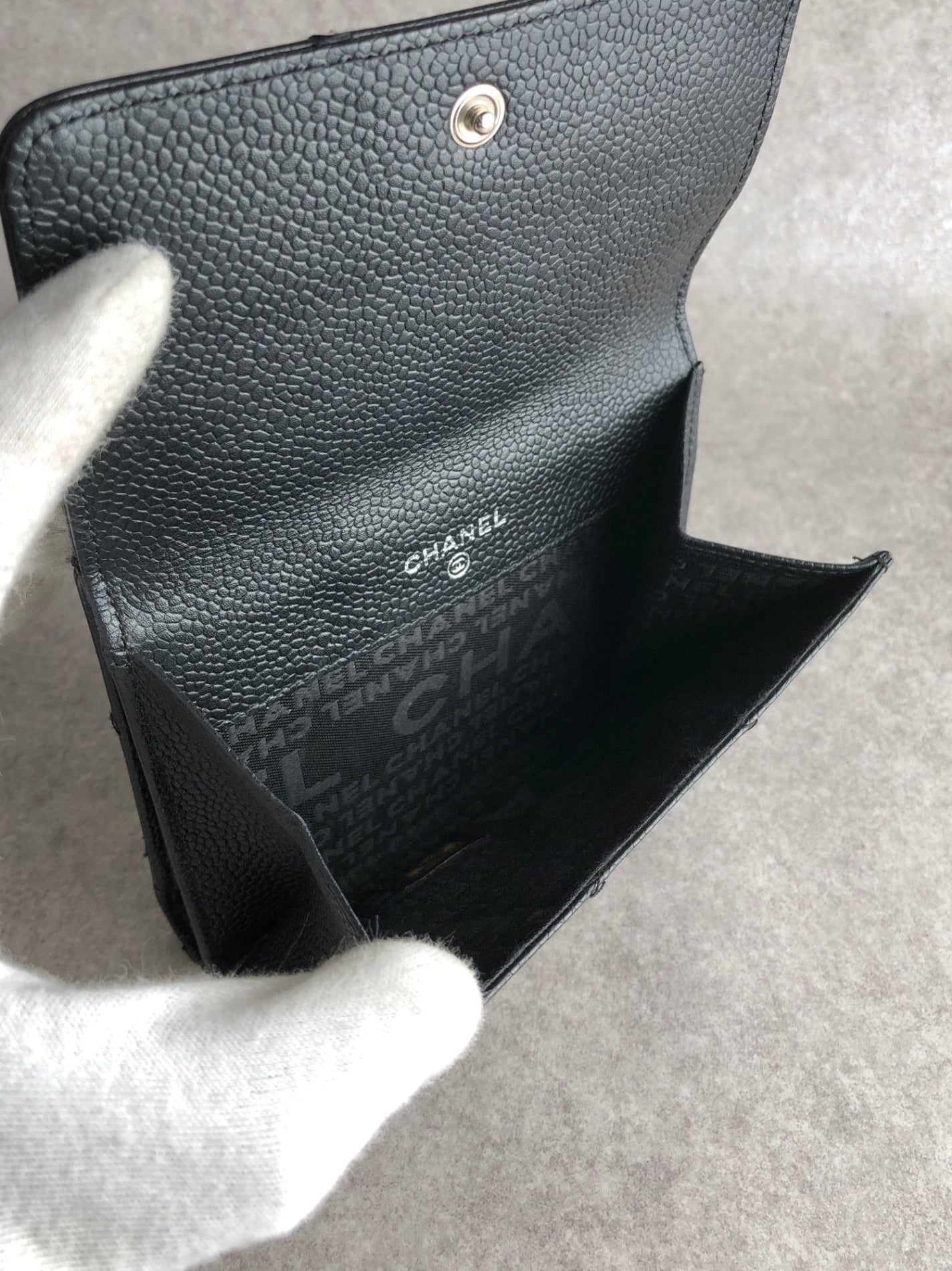 CHANEL Chocolate Bar Folded Wallet Black Vintage 2r56zg