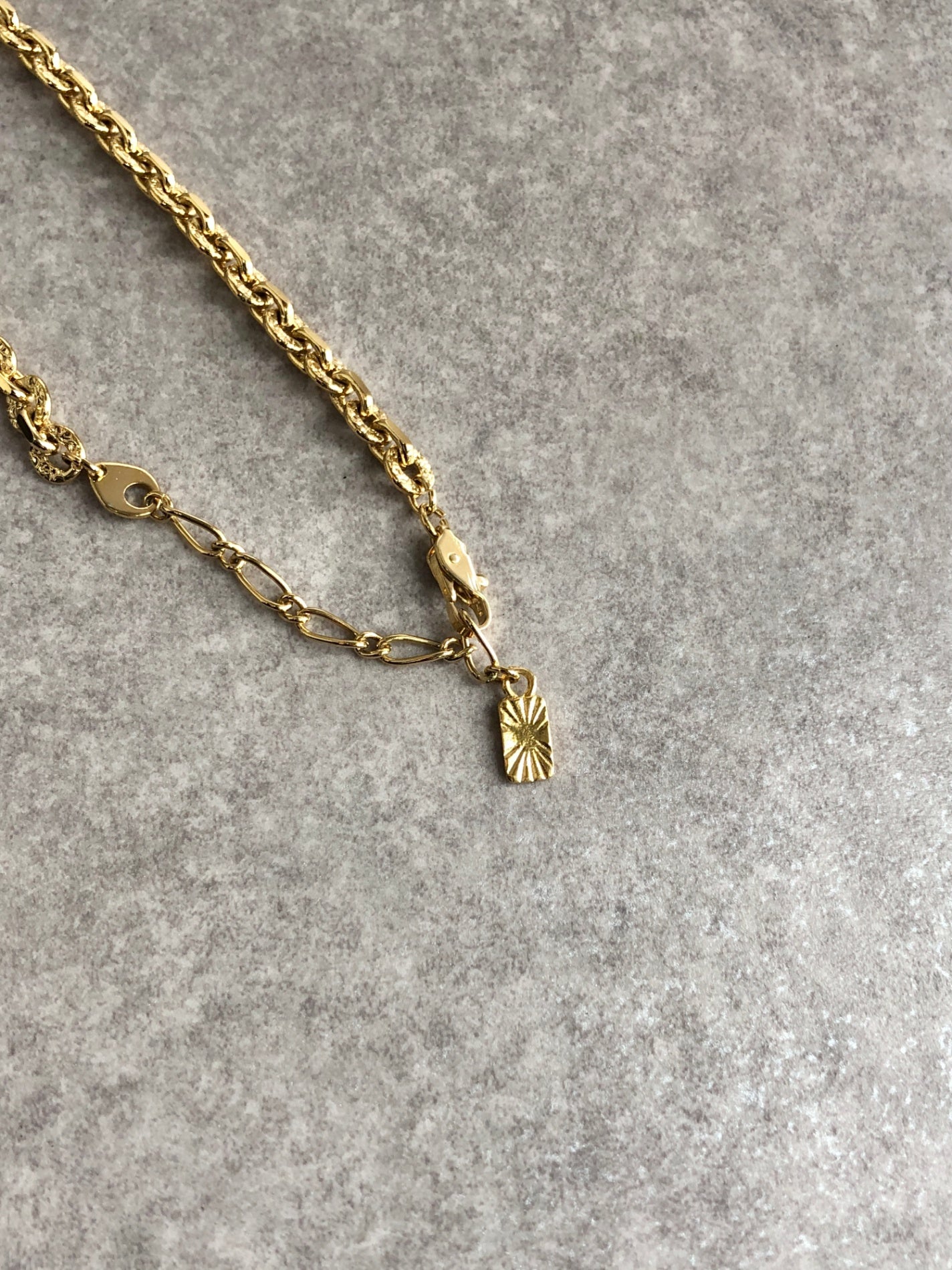 Yves Saint Laurent Necklace Gold Vintage yp8kbv