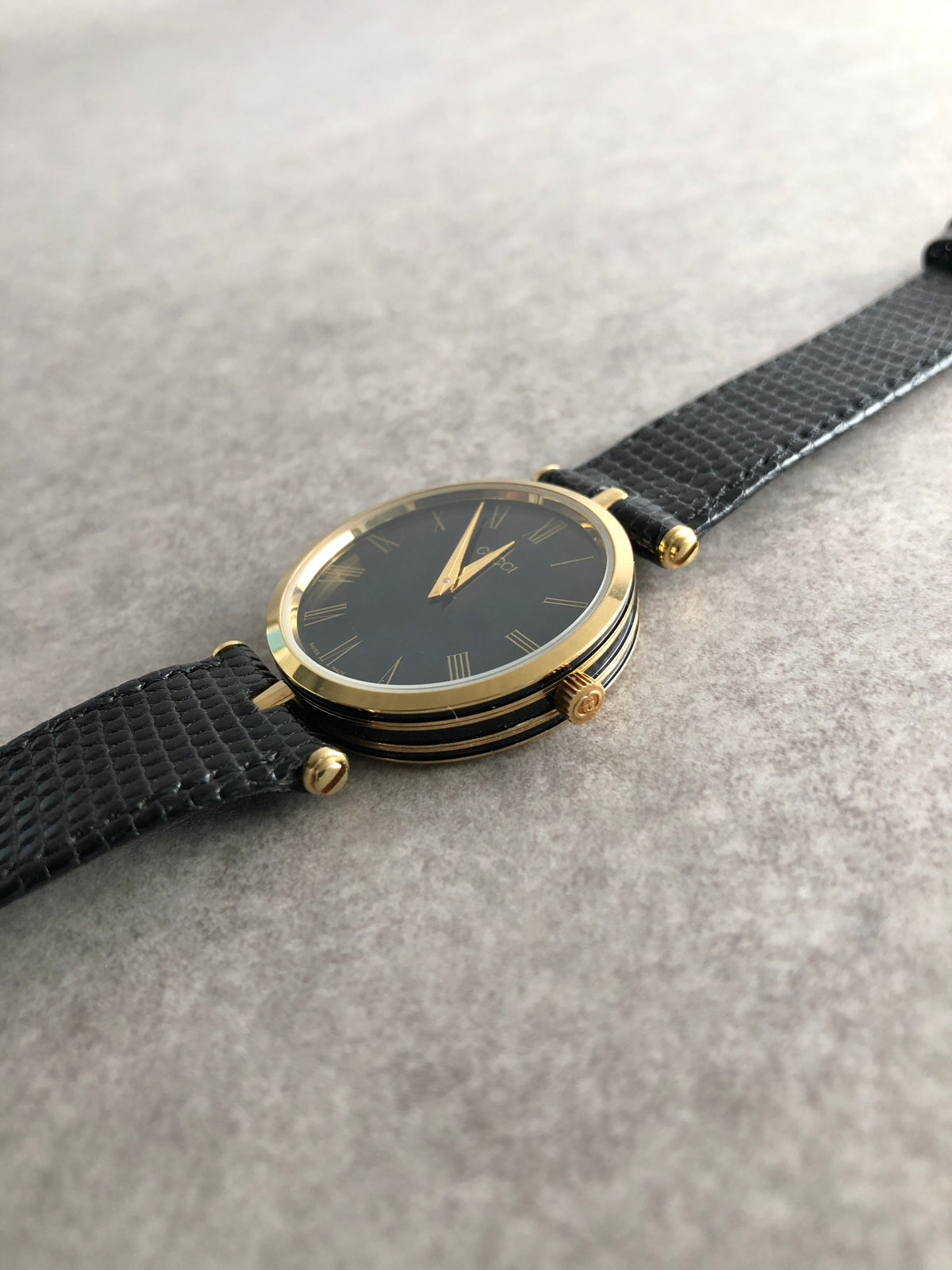 GUCCI Logo Quartz Watch Black Vintage b2b3v5