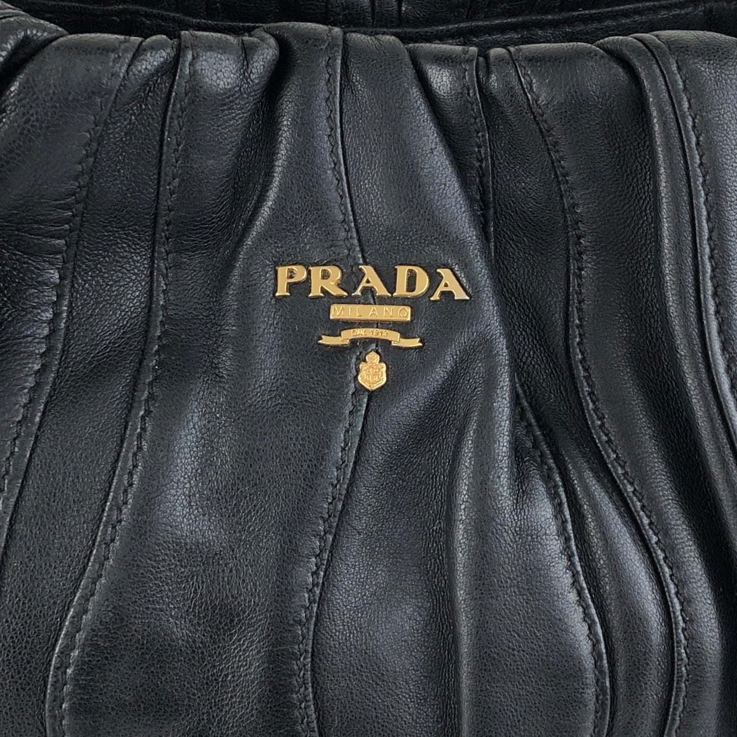 PRADA Logo Shoulder bag Black Vintage 6yixa5
