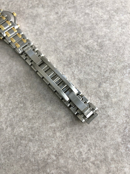 GUCCI Logo Quartz Watch Silver×Gold 9000L Vintage rttj33