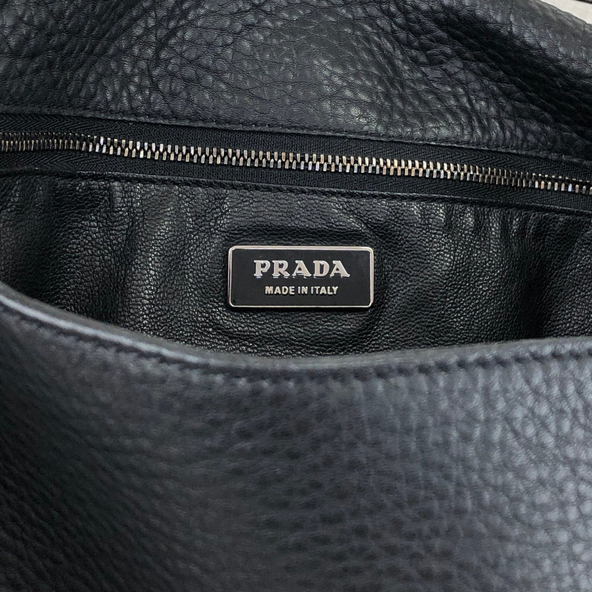 PRADA Logo Embossed Front Buckle Shoulder bag Black Vintage u2jbxr