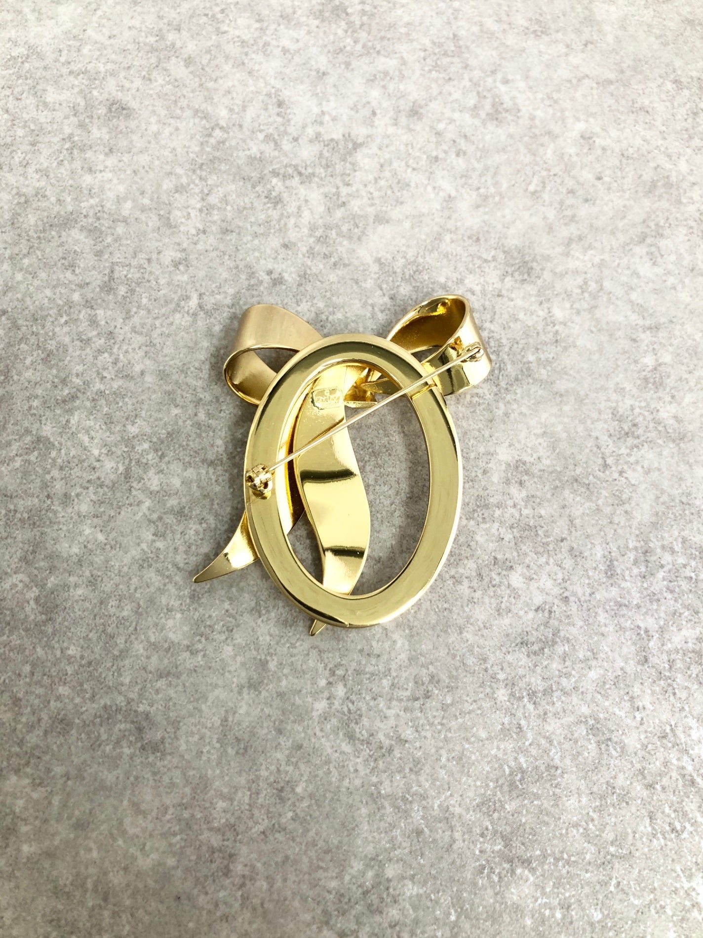 Christian Dior Ribbon Motif Brooch Gold Vintage dnbckj