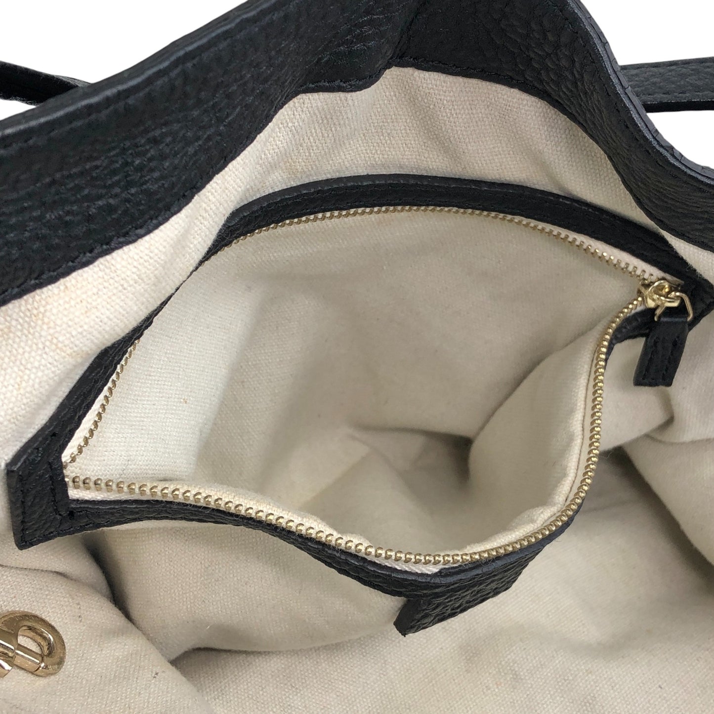 GUCCI Logo Embossed Tassel Shoulder bag Hobobag Black Vintage p2pw3n