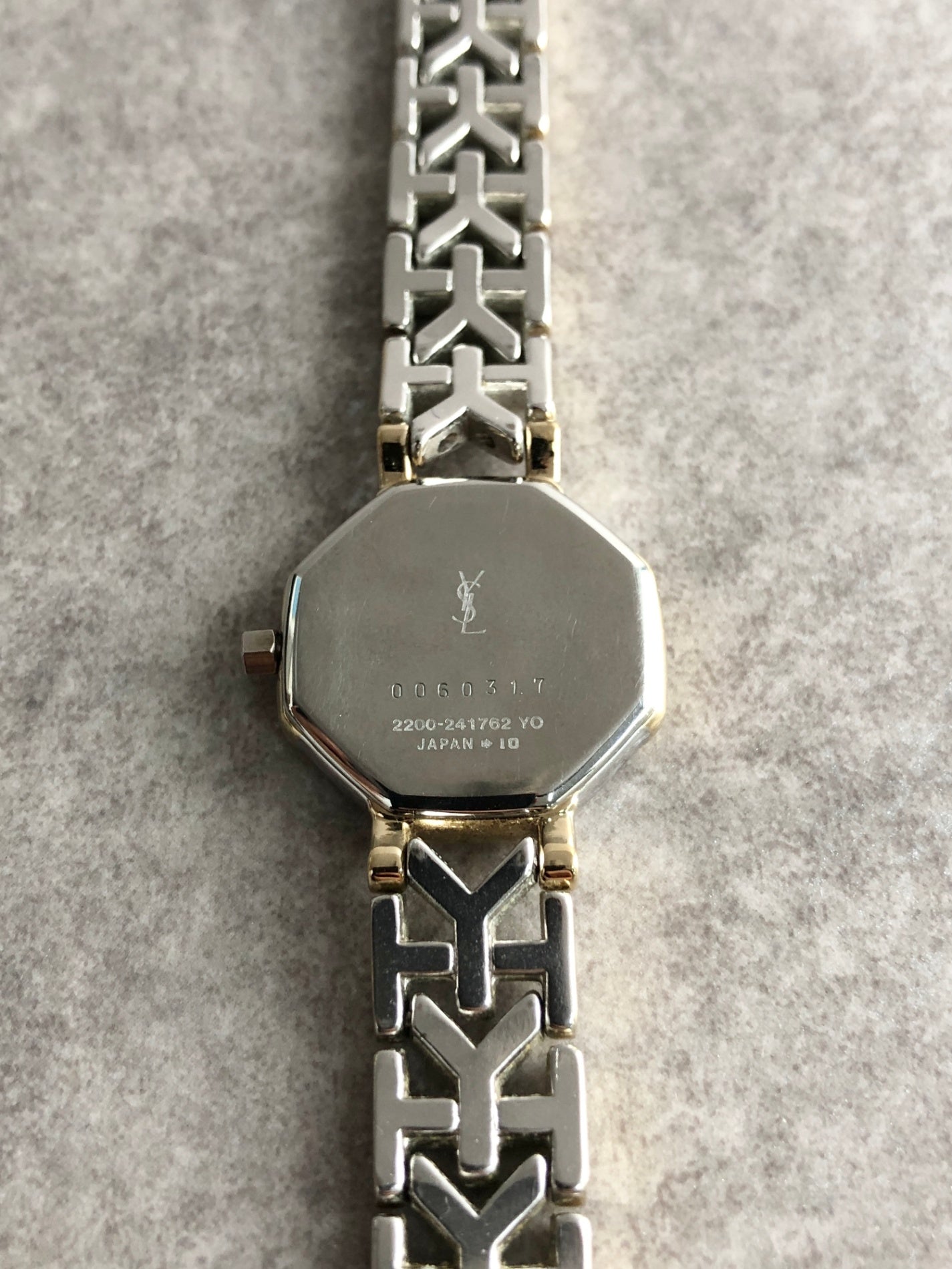 Yves Saint Laurent YSL Logo Quartz Watch Silver×Gold 2200-241762 Vintage r5aupi