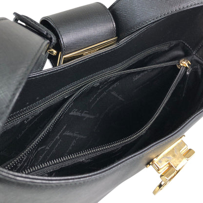 Salvatore Ferragamo Gancini Shoulder bag Black Vintage kz7n2r