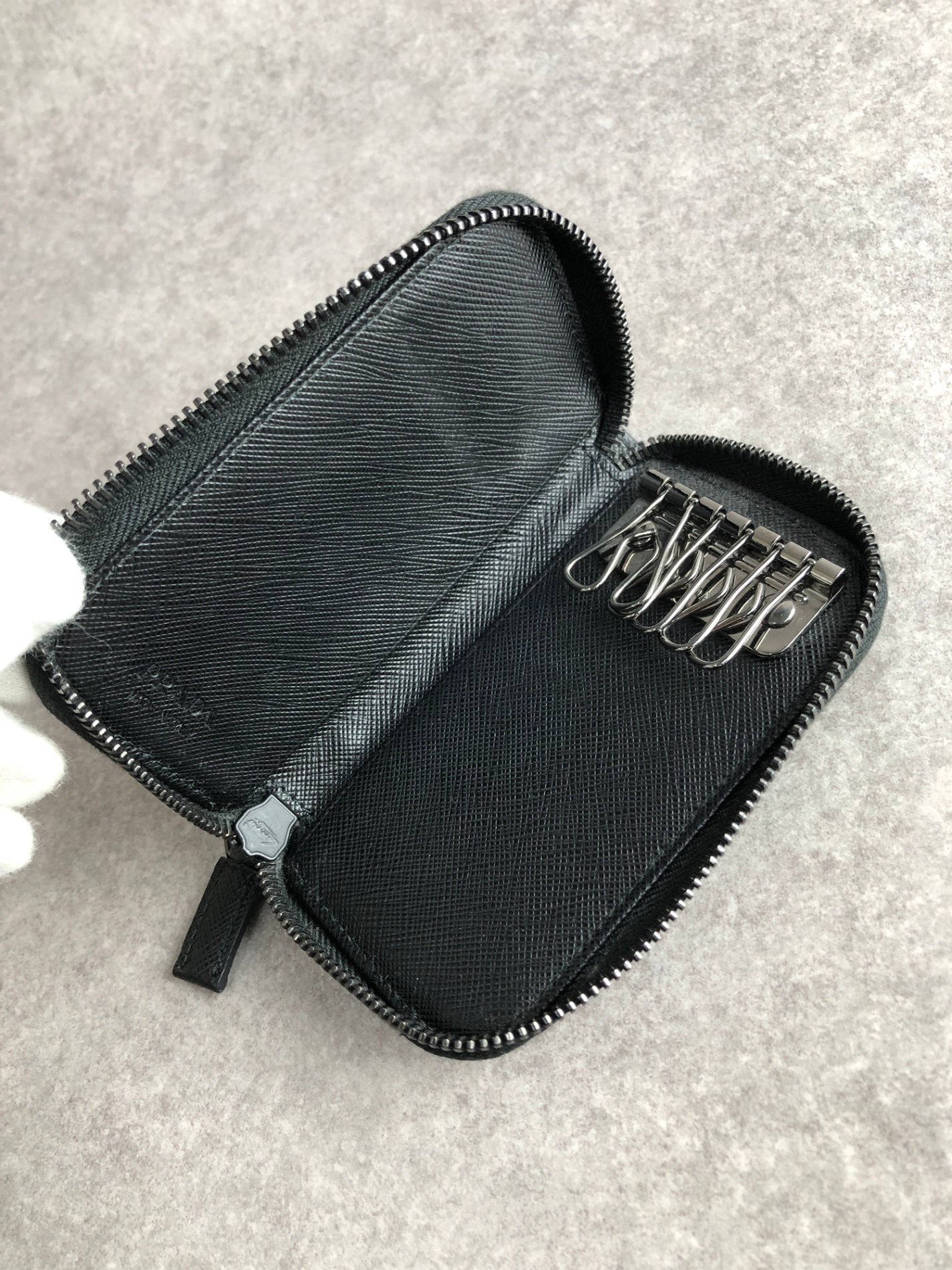 PRADA Logo Embossed Key Case Black Vintage f2x3fr