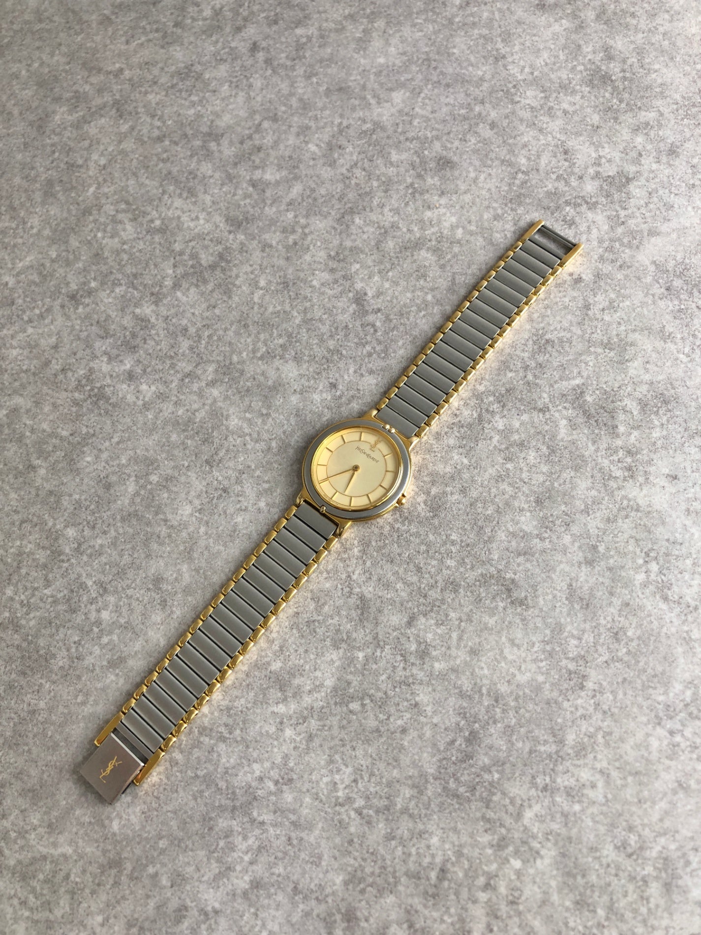 Yves Saint Laurent YSL Logo Quartz Watch Silver×Gold 4620-E62267Y Vintage ehmzr7