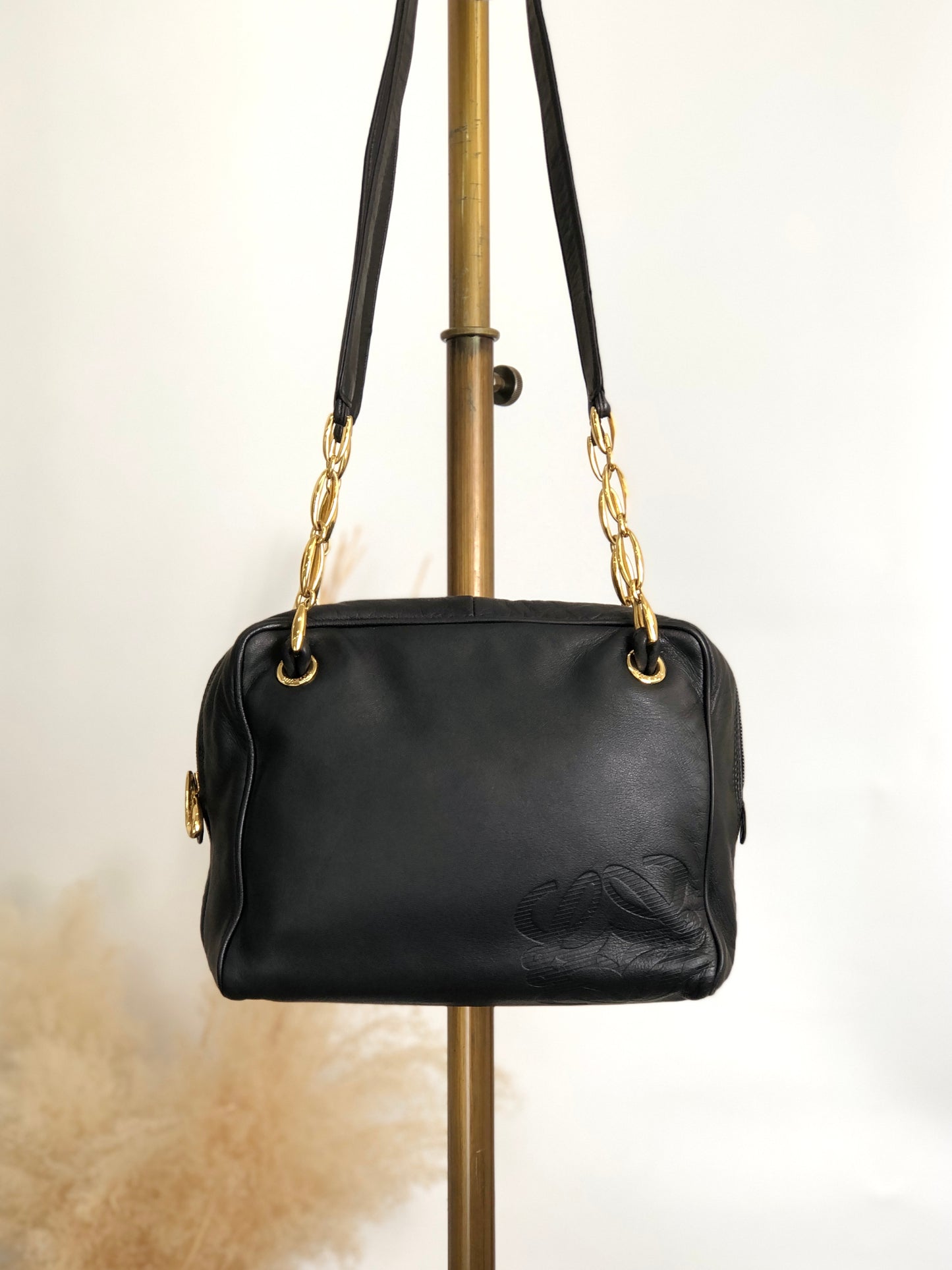 LOEWE Anagram Chain Shoulder bag Black Vintage 7ygaha