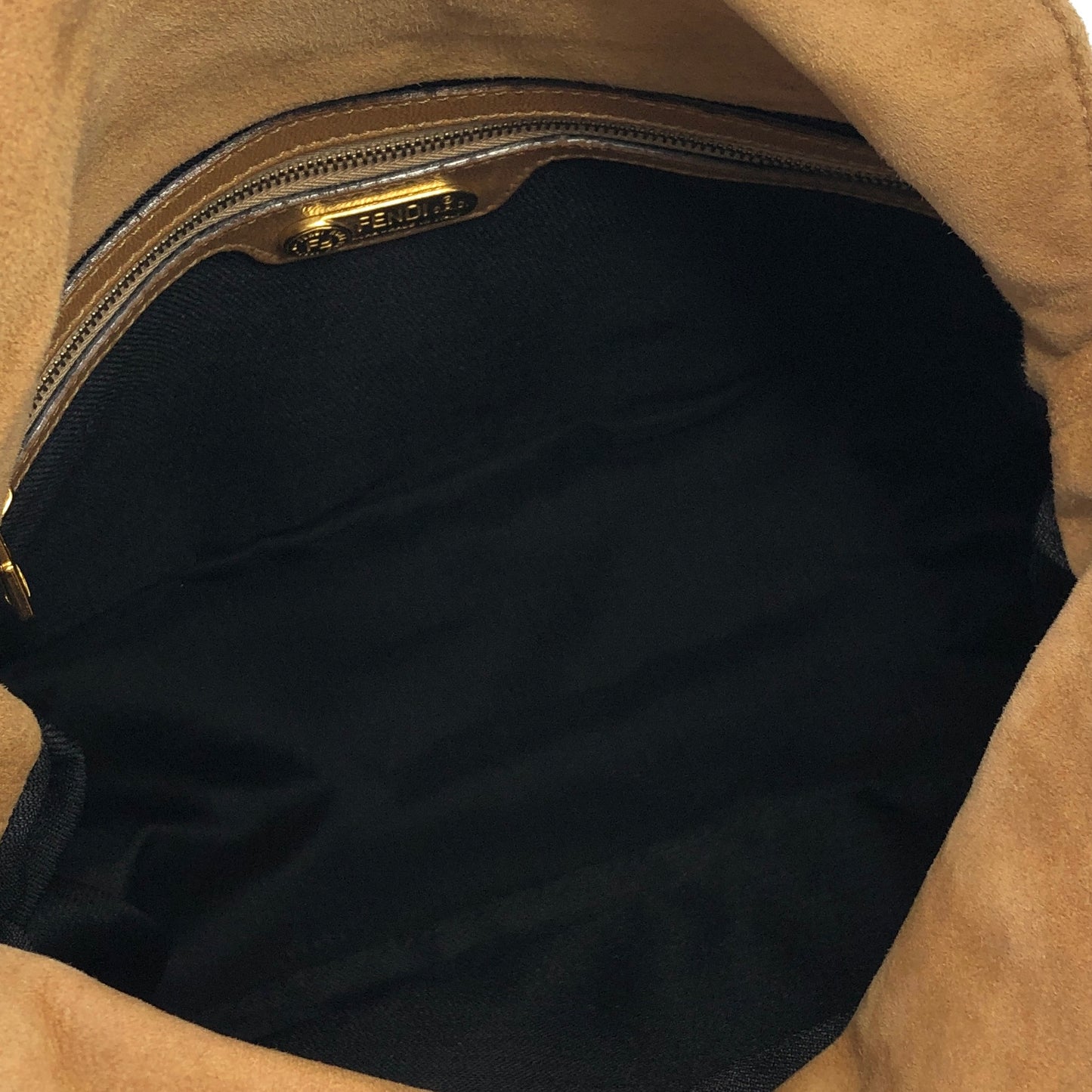 FENDI Mamma Baguette Suede Leather Shoulder bag Hobobag Beige Vintage 5k8avr
