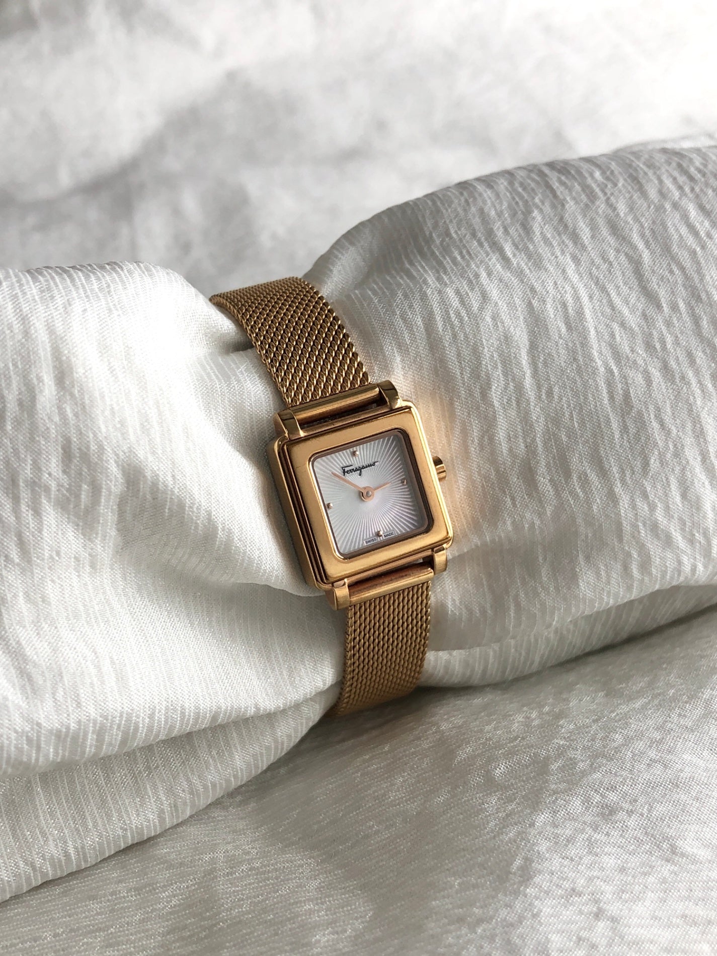 Salvatore Ferragamo Logo Quartz Watch Gold SFBY00219 Vintage bvgk3y