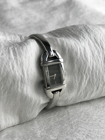 GUCCI Logo Quartz Watch Silver 6800L Vintage fuynkf