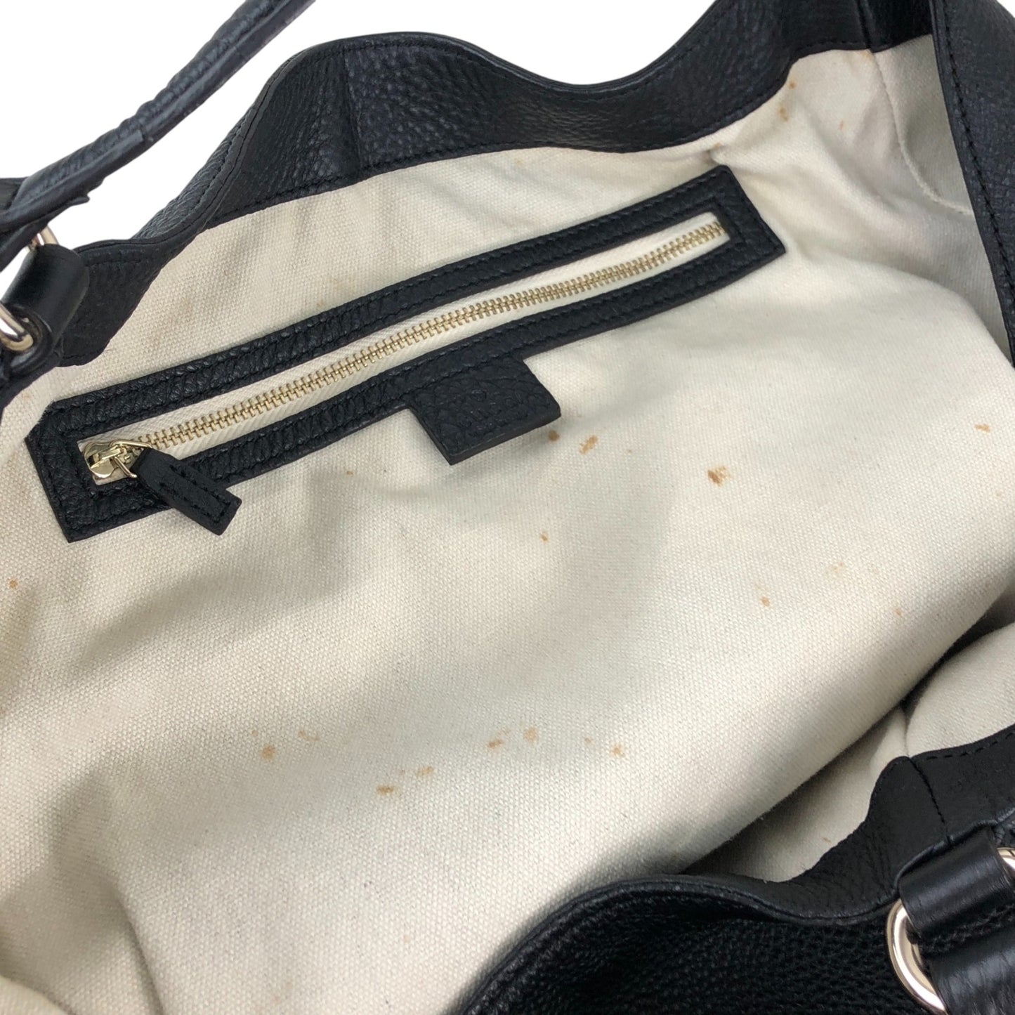 GUCCI Logo Embossed Tassel Shoulder bag Hobobag Black Vintage p2pw3n