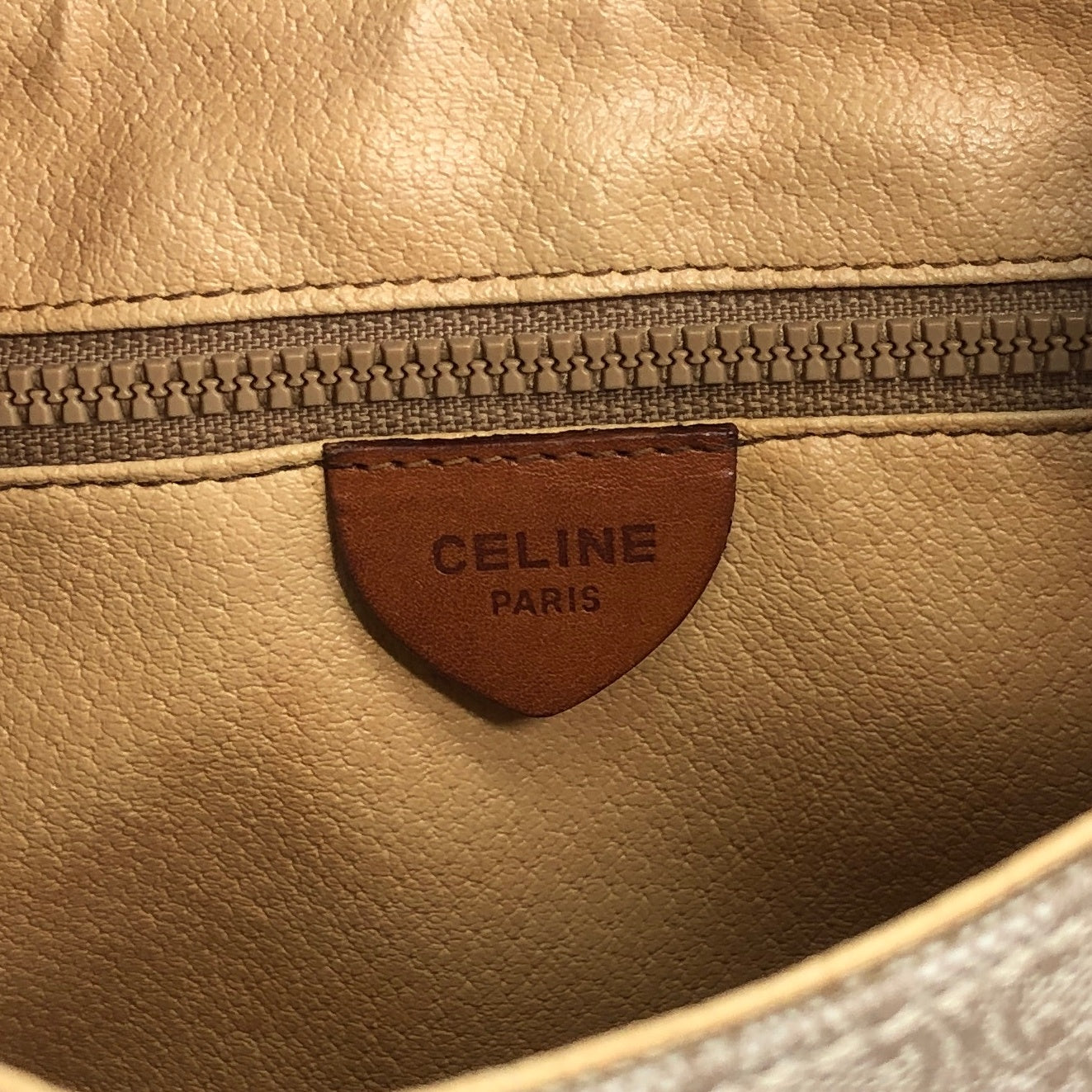 CELINE Macadam Horseshoe Shoulder bag Beige Vintage 8mxvm5