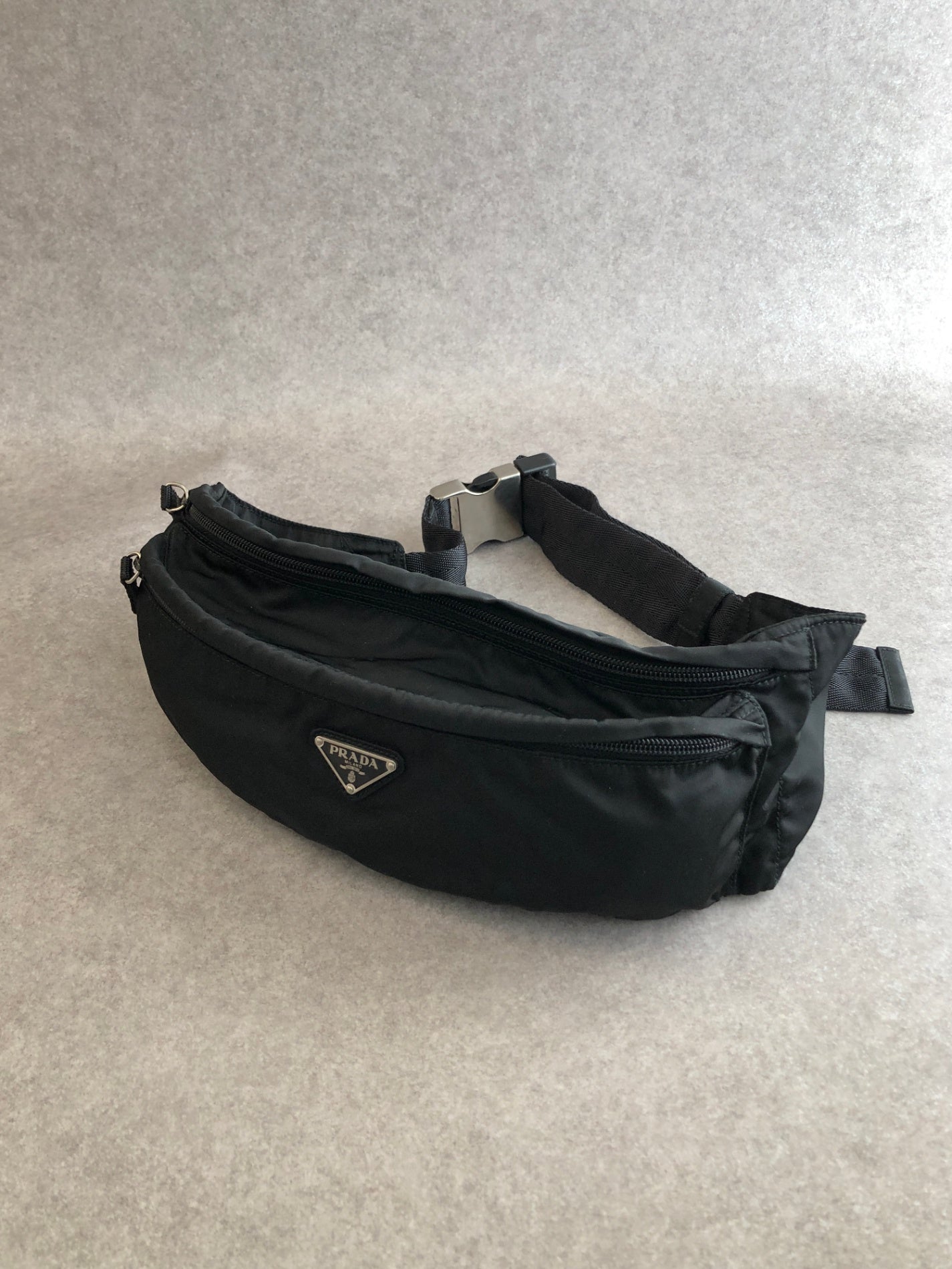 PRADA Tessuto Triangle Logo Sling bag Black Vintage n5nfph