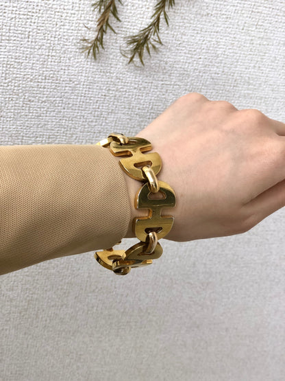 CELINE Horse Bit Bracelet Gold Vintage y6knm6