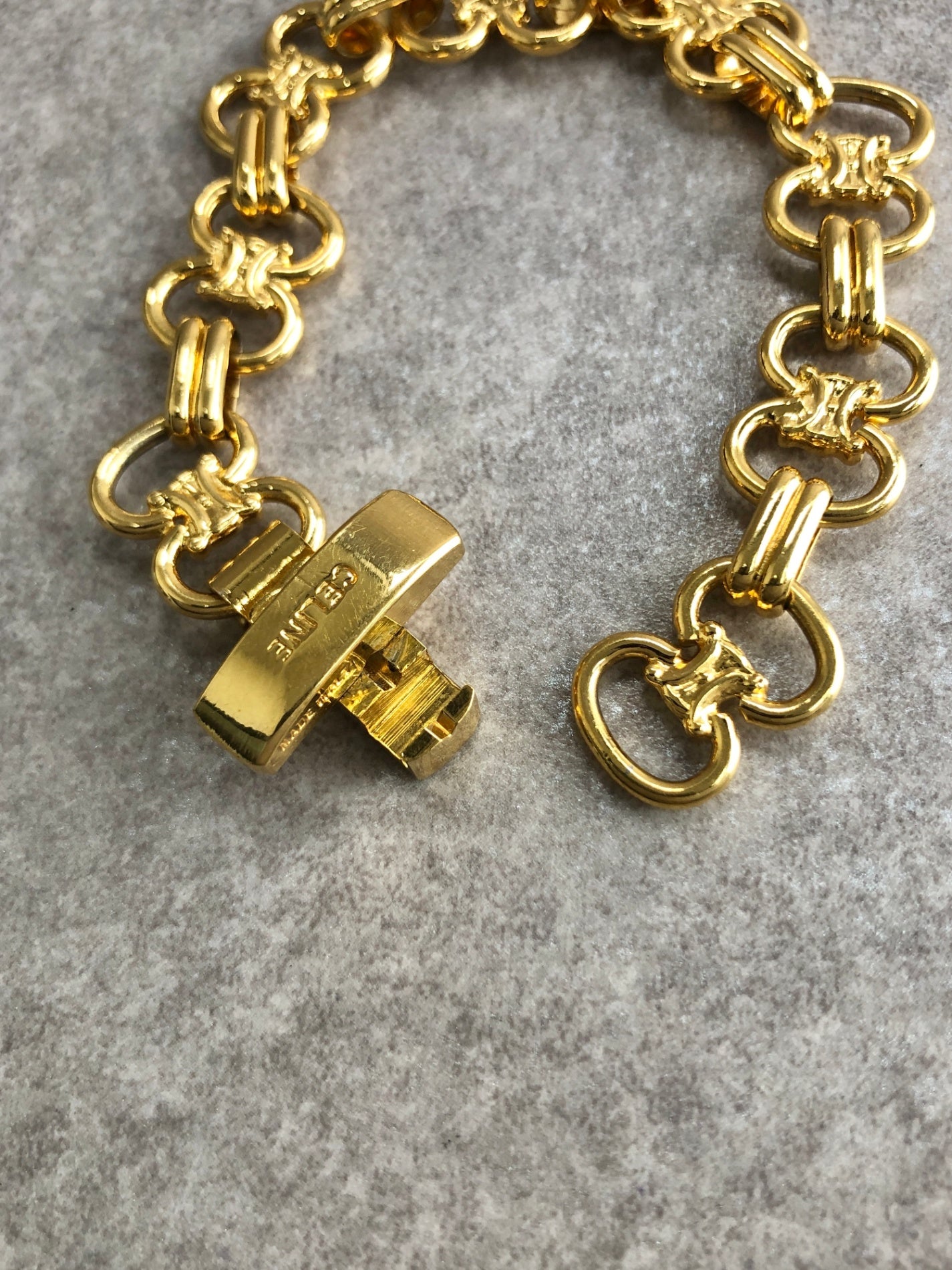 CELINE Triomphe Bracelet Gold Vintage vxnjir
