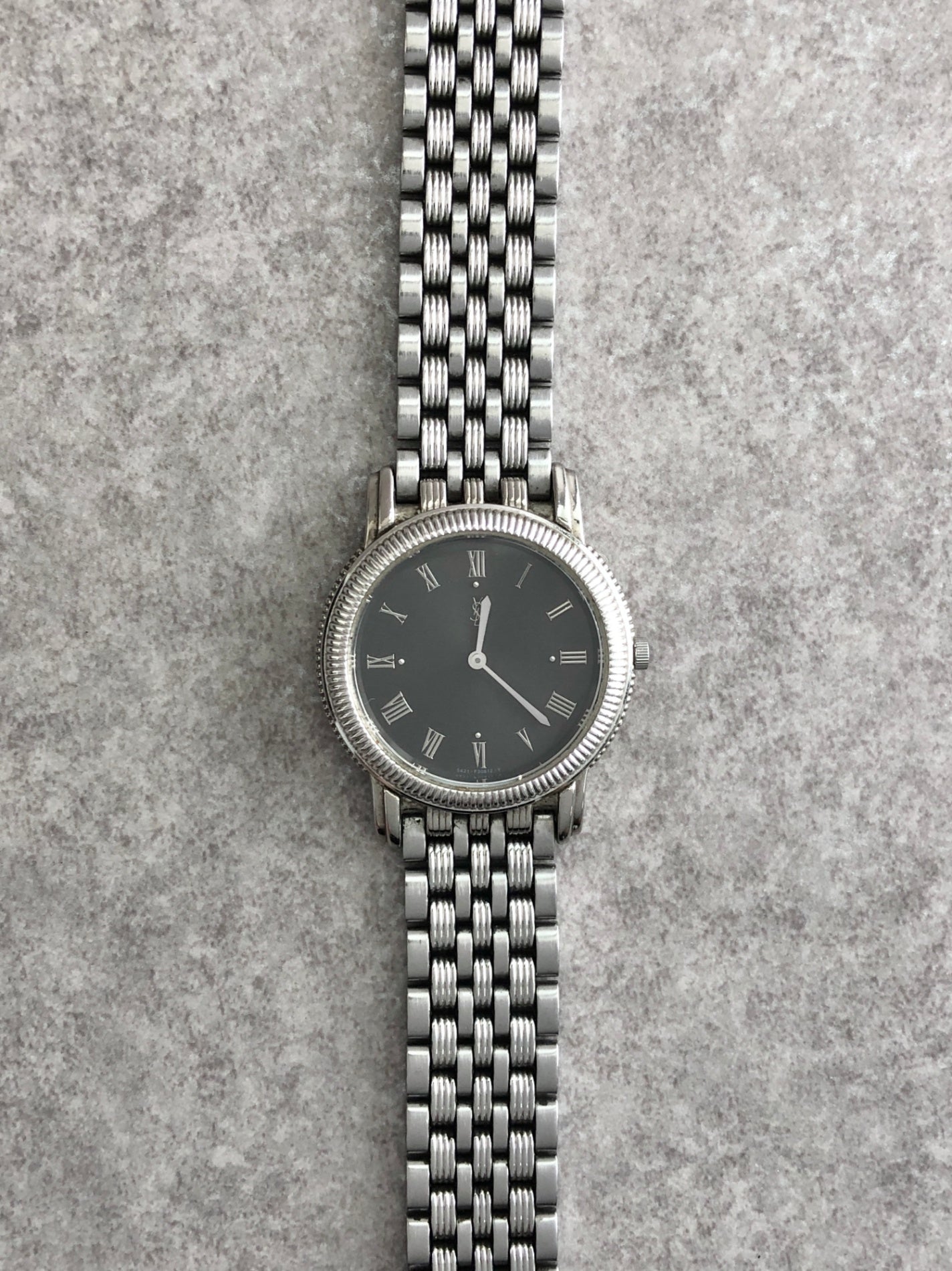 Yves Saint Laurent Logo  Quartz Watch Silver 5421-F46452 Vintage rij653