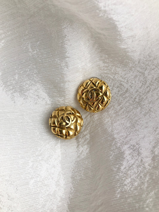 CHANEL Matelasse Coco Mark Earrings Gold Vintage pwwn8a