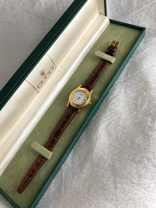 GUCCI Logo Quartz Watch Brown Vintage 42gi68
