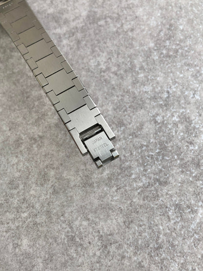 Yves Saint Laurent YSL Logo Quartz Watch Silver 2200-221362 Vintage nbbdz8