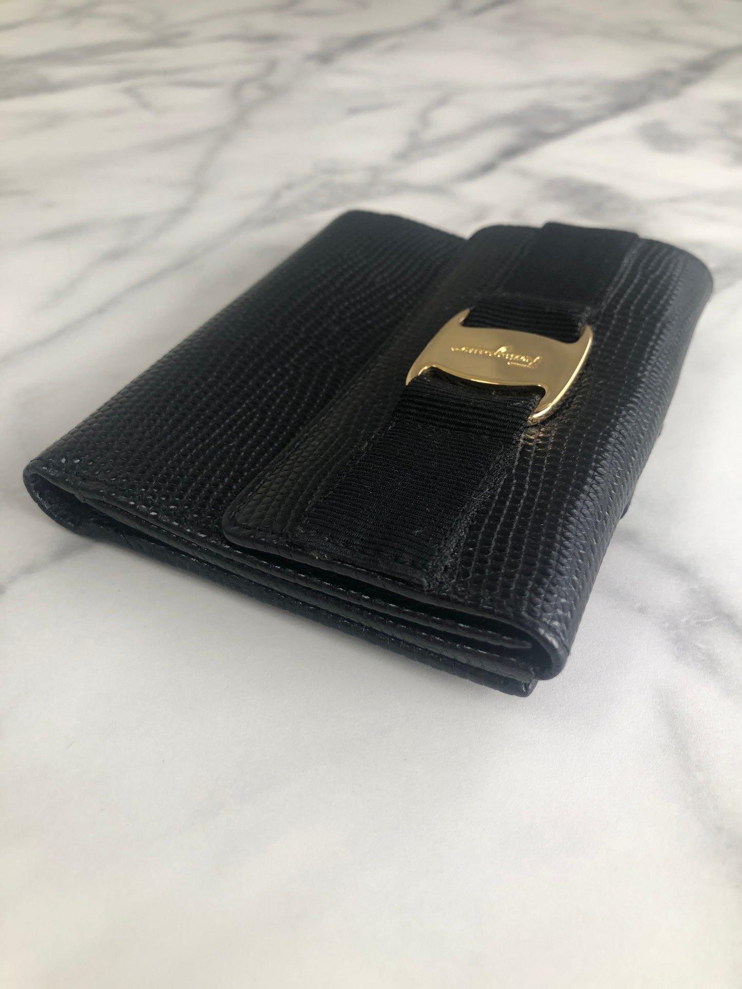 Salvatore Ferragamo Vala Trifold Wallet Black Vintage 82dxjg